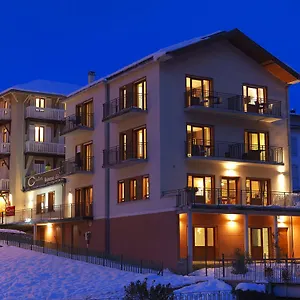 https://hotel-le-chalet-ax-les-thermes.midi-pyreneeshotels.com